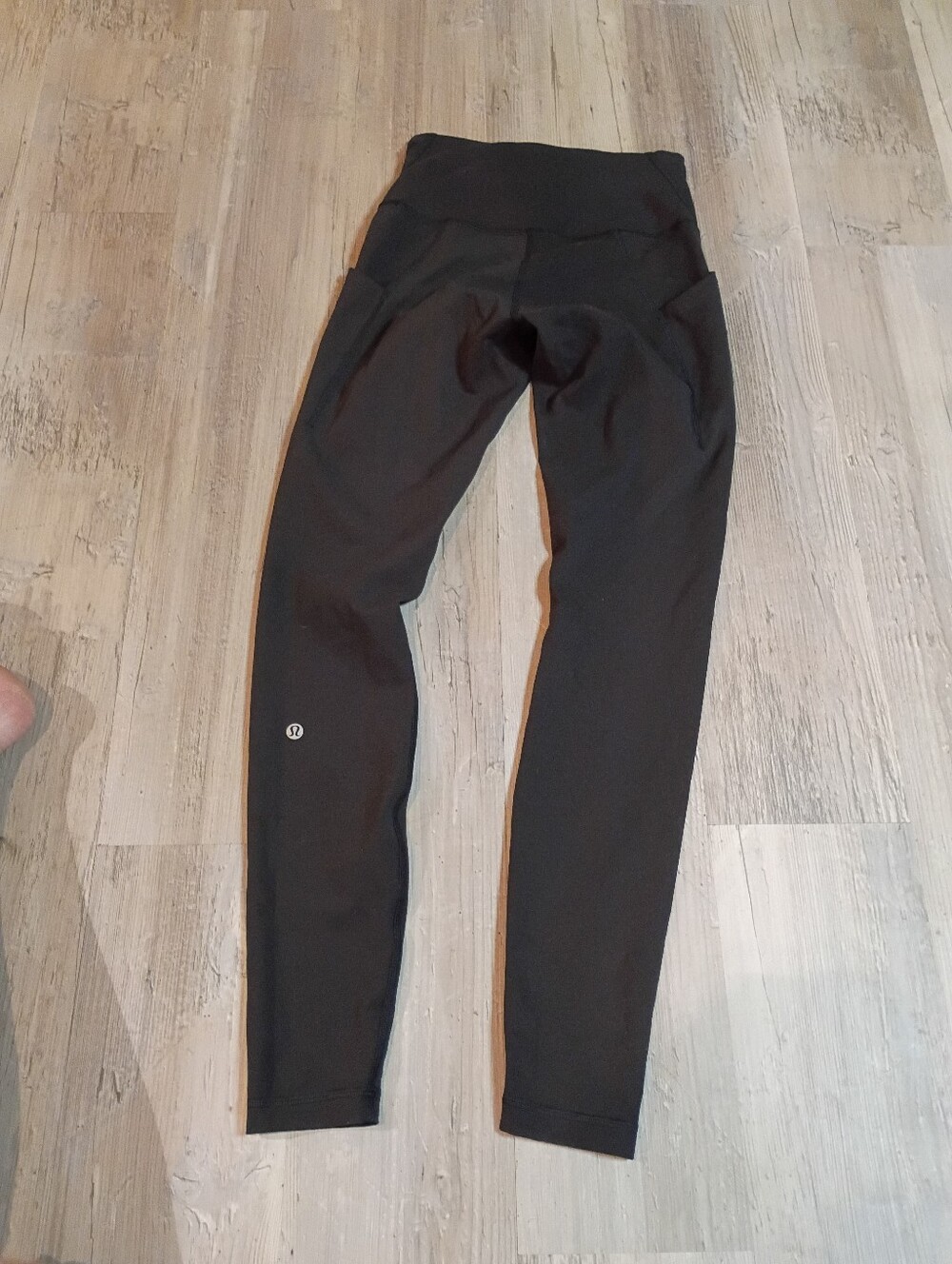 Lululemon - Picture 3 of 7